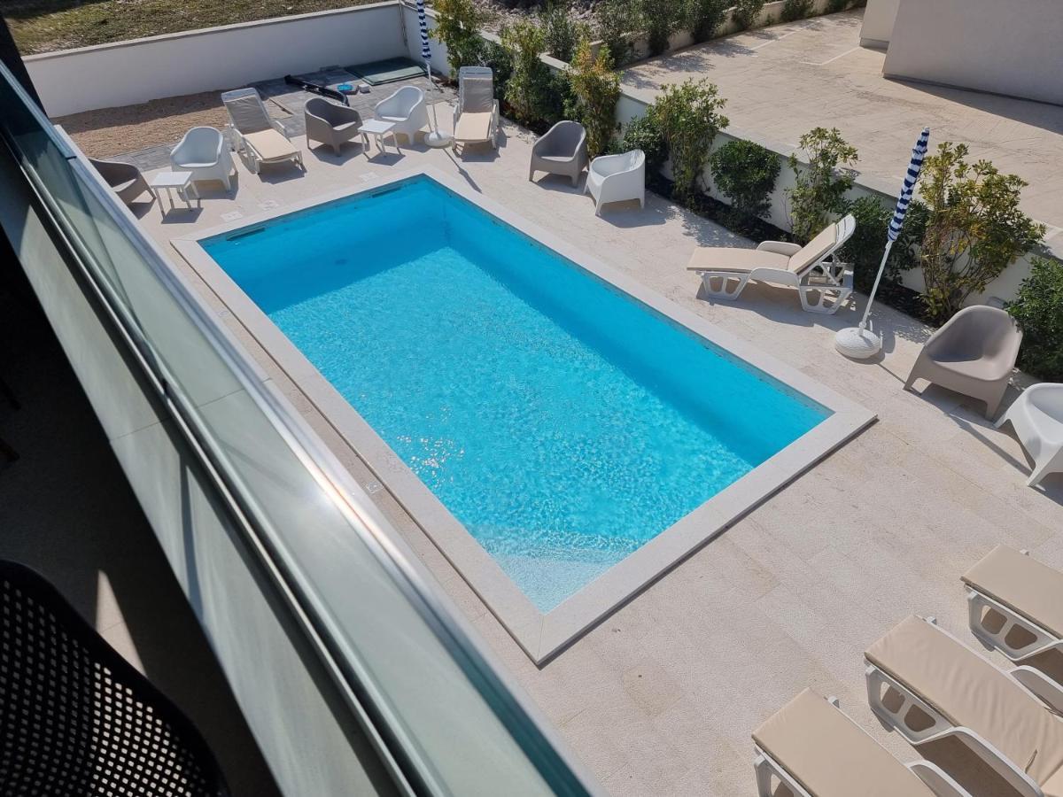 Shark Deluxe Novalja