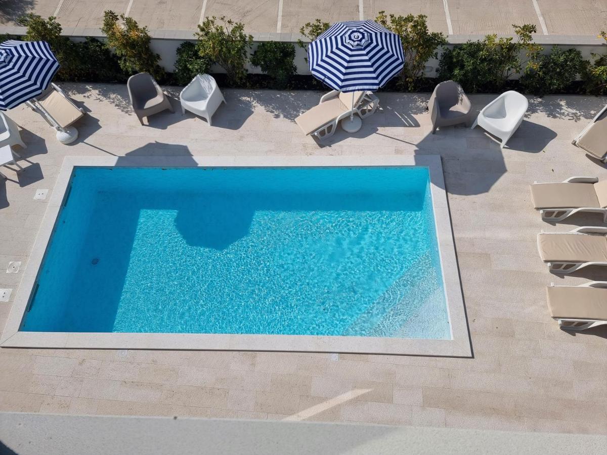 Shark Deluxe Apartament *